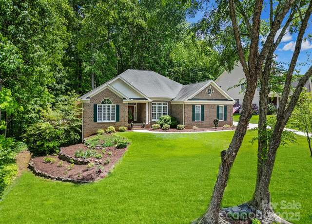 Property at 160 Fernbrook Dr, Mooresville, NC 28117, 3 beds, 2.5 baths