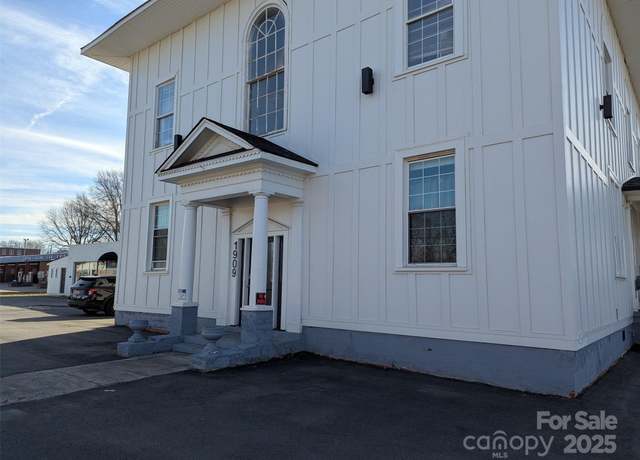 Property at 1909 E Ozark Ave, Gastonia, NC 28054, 12 beds, 11 baths