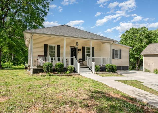 Property at 1406 W Walnut Ave, Gastonia, NC 28052, 3 beds, 2 baths