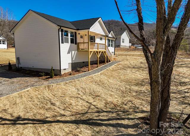 Property at 731 Abel Rd, Canton, NC 28716, 3 beds, 2 baths