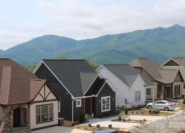 Property at 122 Chepstow Pl, Black Mountain, NC 28711, 3 beds, 2.5 baths