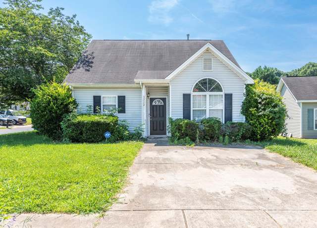 Property at 6212 Derryfield Dr, Charlotte, NC 28213, 3 beds, 2 baths