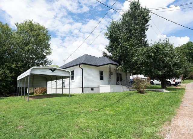 Property at 3076 Lightview Ln, Lincolnton, NC 28092, 2 beds, 2 baths