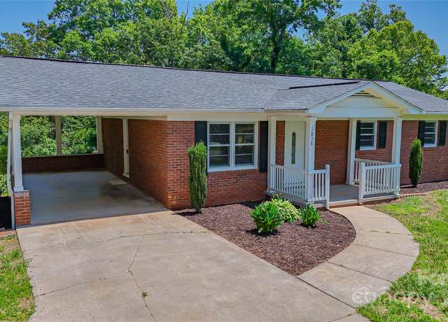 Property at 1838 Harmon St, Morganton, NC 28655, 3 beds, 2 baths
