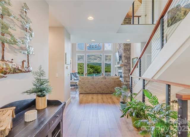 Property at 216 Alarka Pt, Bryson City, NC 28713, 4 beds, 3.5 baths