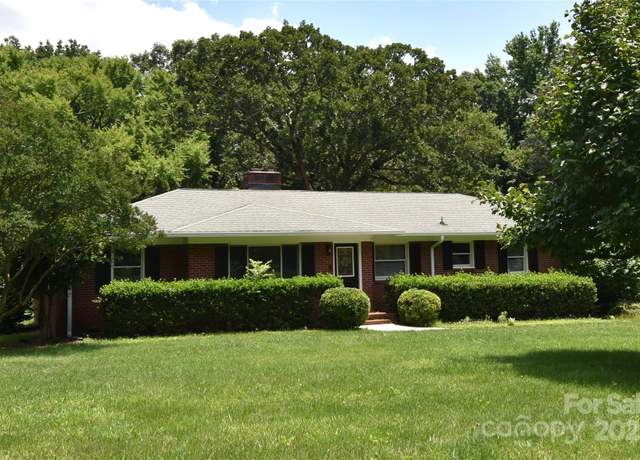 Property at 8608 Cedarbrook Dr, Charlotte, NC 28215, 3 beds, 2 baths
