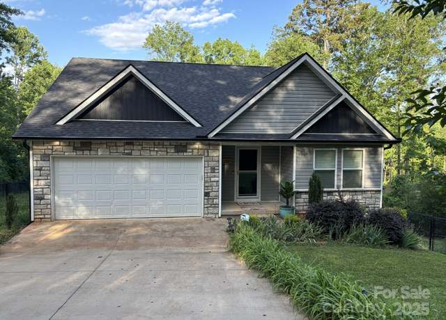 Property at 210 Holmes Dr, Spartanburg, SC 29303, 3 beds, 2 baths