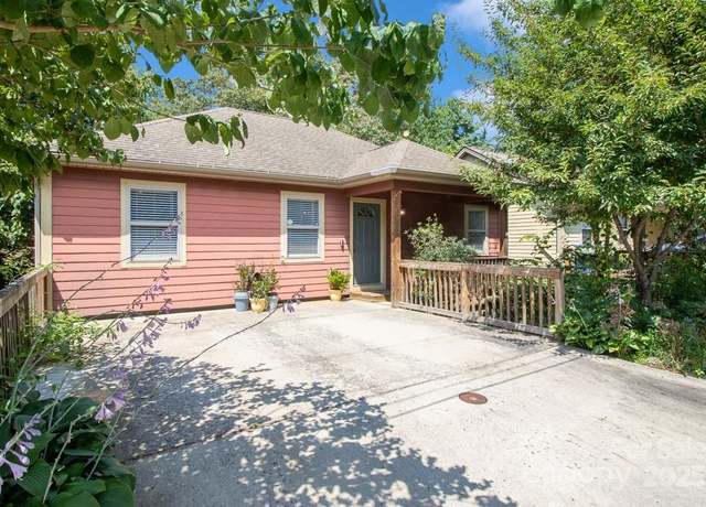 Property at 47 Kentucky Dr, Asheville, NC 28806, 3 beds, 2 baths