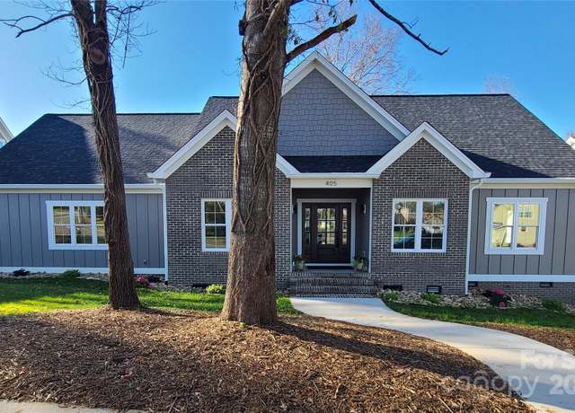 Property at 405 19th Avenue Cir NW, Hickory, NC 28601, 3 beds, 3 baths