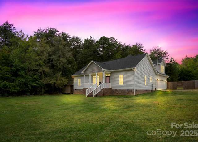 Property at 132 Witherspoon Ln, Statesville, NC 28677, 3 beds, 2.5 baths