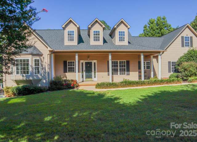 Property at 4106 Hemingway Dr, Hickory, NC 28601, 3 beds, 3.5 baths
