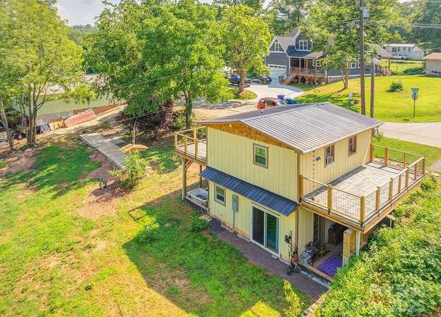 Property at 153 Vinewood Cir, Asheville, NC 28806, 2 beds, 1 bath