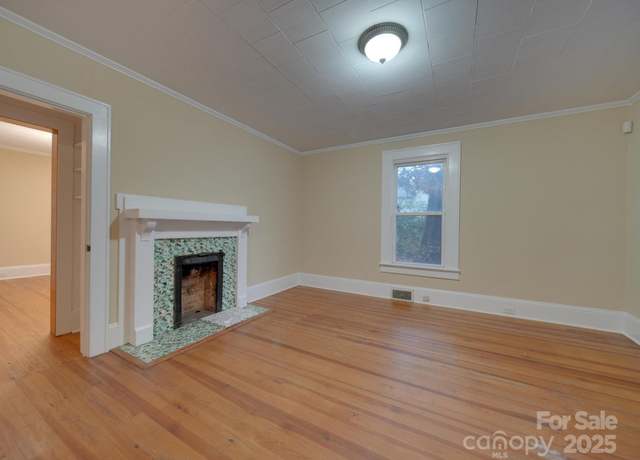 Property at 126 E Division Ave, Salisbury, NC 28144, 3 beds, 2 baths