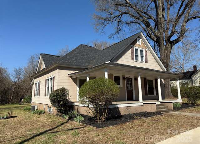 Property at 126 E Division Ave, Salisbury, NC 28144, 3 beds, 2 baths