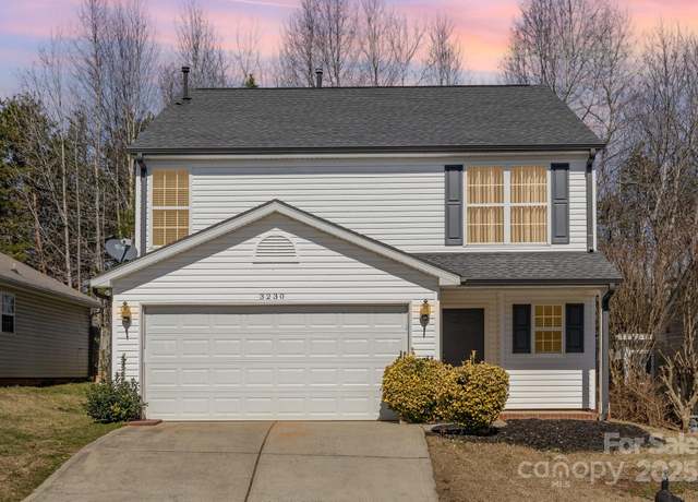 Property at 3230 Richway Ct, Charlotte, NC 28216, 3 beds, 2.5 baths