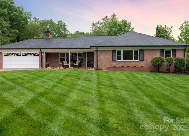 Property at 306 Tremont Park Cir SE, Lenoir, NC 28645, 3 beds, 2 baths