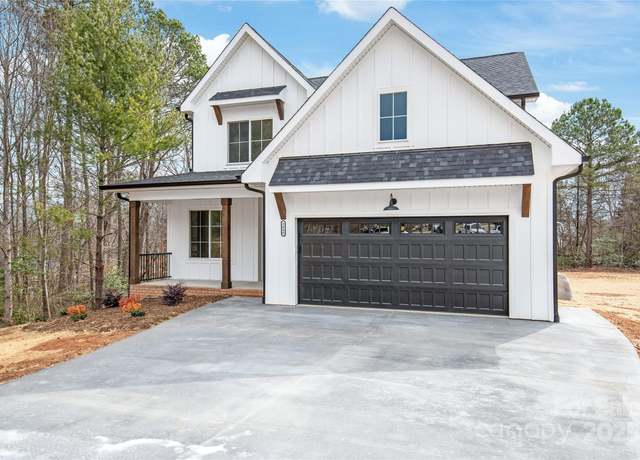 Property at 3646 46th Ave NE, Hickory, NC 28601, 4 beds, 2.5 baths