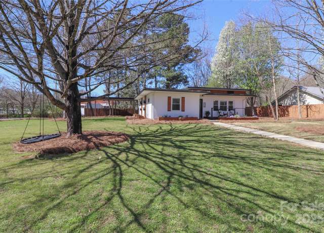 Property at 324 East End Ave S, Statesville, NC 28677, 2 beds, 1 bath