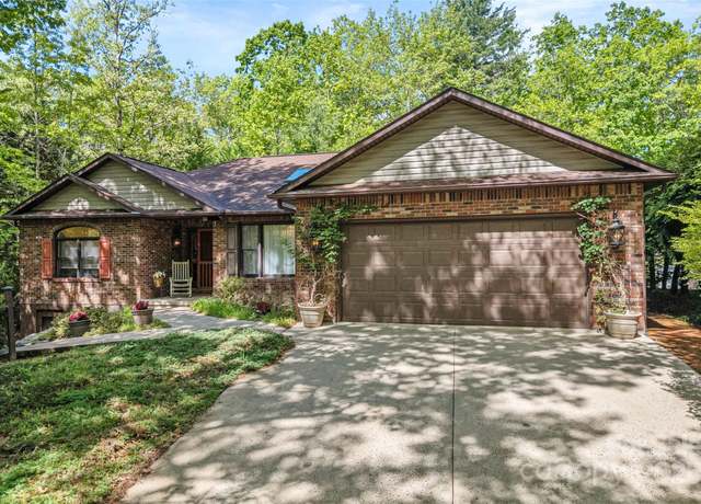 Property at 542 Soquili Dr, Brevard, NC 28712, 3 beds, 2 baths