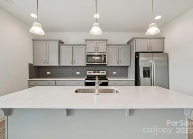 Property at 120 Mooring Dr, Statesville, NC 28677, 4 beds, 2.5 baths