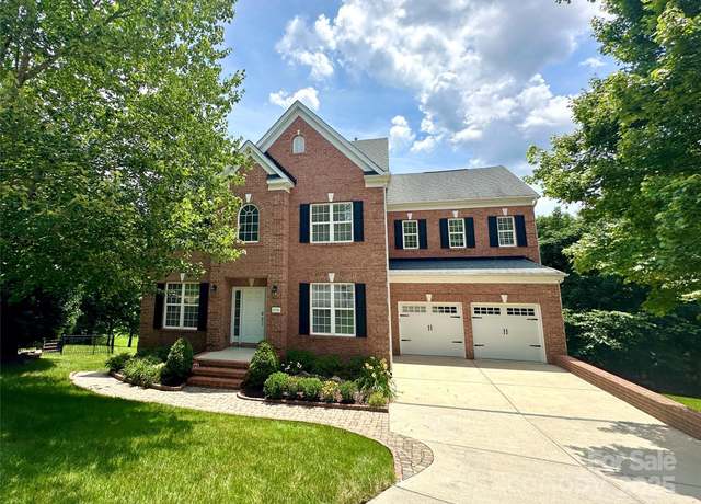 Property at 14746 Greenpoint Ln, Huntersville, NC 28078, 5 beds, 3 baths