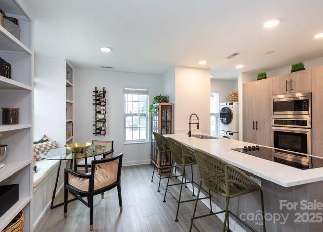 Property at 1543 Briar Creek Rd Unit B, Charlotte, NC 28205, 2 beds, 2.5 baths