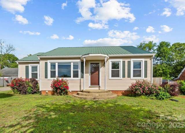Property at 531 Lower Creek Dr NE, Lenoir, NC 28645, 2 beds, 1 bath