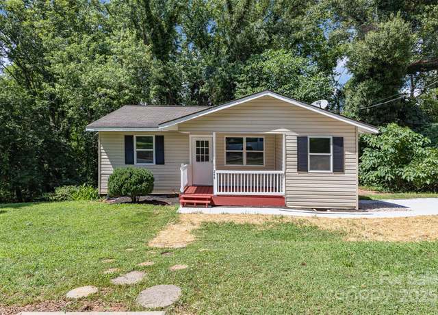Property at 244 6th Ave SW, Hickory, NC 28602, 3 beds, 1 bath