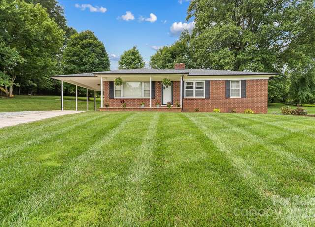 Property at 2777 Pax Hill Rd, Morganton, NC 28655, 3 beds, 1 bath
