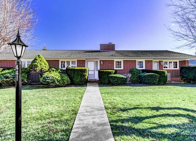 Property at 441 Mulberry St, Clyde, NC 28721, 3 beds, 2 baths