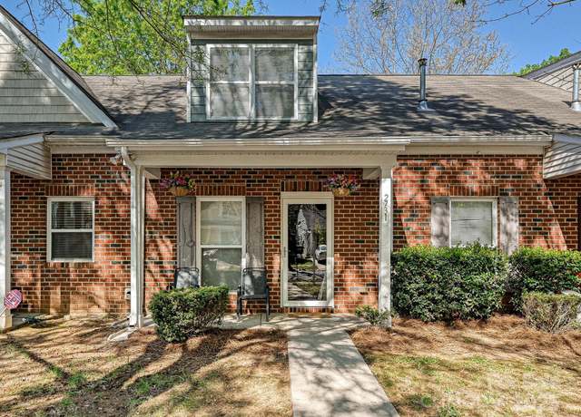 Property at 2731 Meadow Knoll Dr, Charlotte, NC 28269, 3 beds, 2 baths