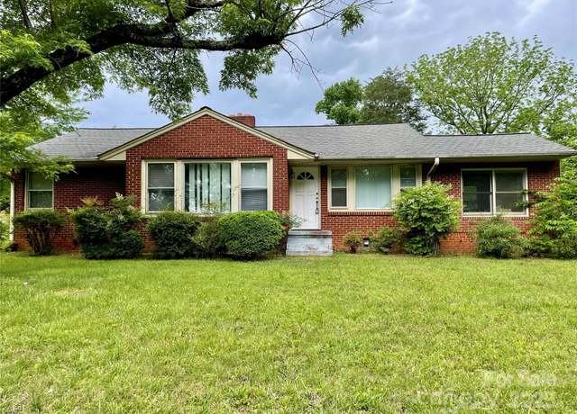 Property at 1 Knob Dr, Lexington, NC 27295, 2 beds, 1 bath