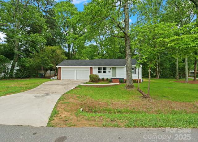 Property at 4126 Howie Cir, Charlotte, NC 28205, 2 beds, 1.5 baths