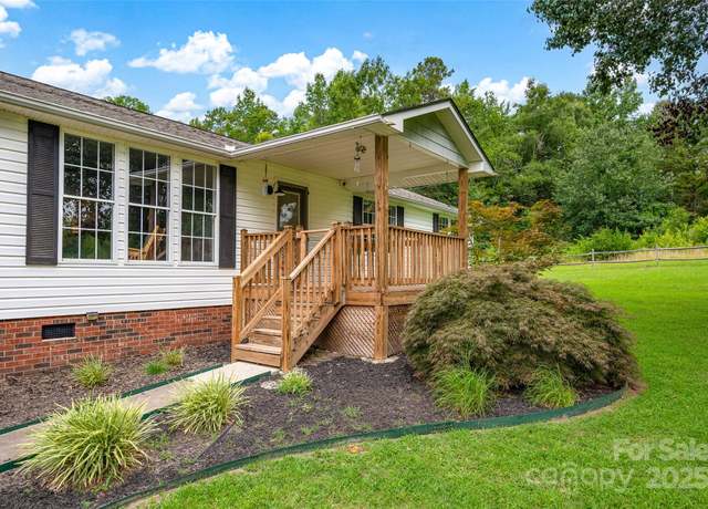 Property at 1116 Lewis Ferry Rd, Statesville, NC 28677, 3 beds, 2 baths