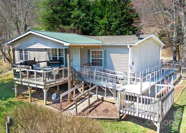 Property at 27 Venice Pl, Canton, NC 28716, 2 beds, 2 baths