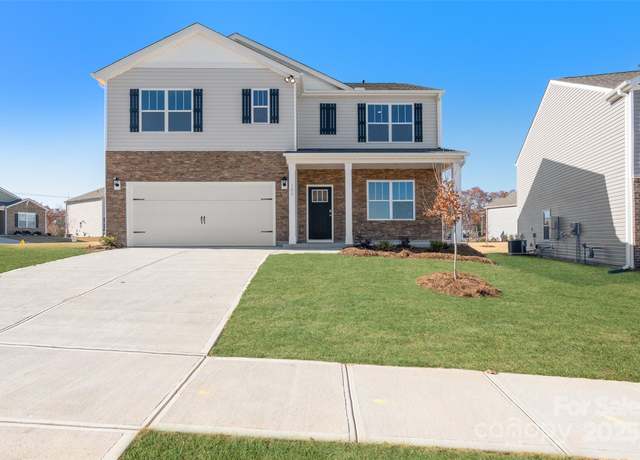 Property at 619 Country Oak Dr, Asheville, NC 28804, 5 beds, 3 baths