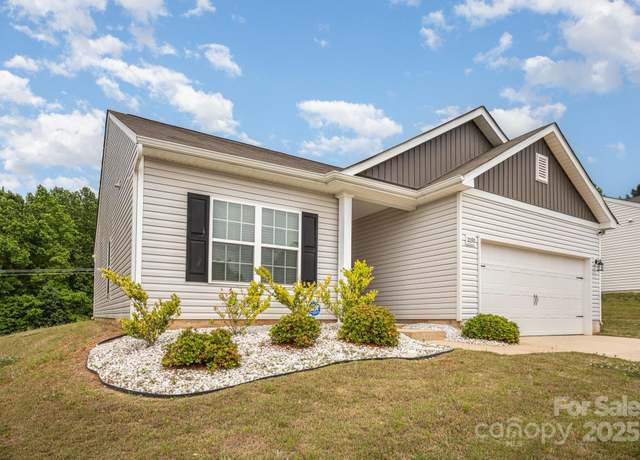 Property at 2030 Lanza Dr, Charlotte, NC 28215, 3 beds, 2 baths