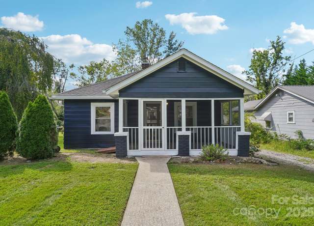 Property at 616 Ray Ave, Hendersonville, NC 28792, 3 beds, 1 bath