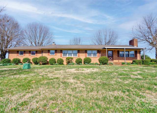 Property at 5830 W NC 10 Hwy, Hickory, NC 28602, 3 beds, 1.5 baths