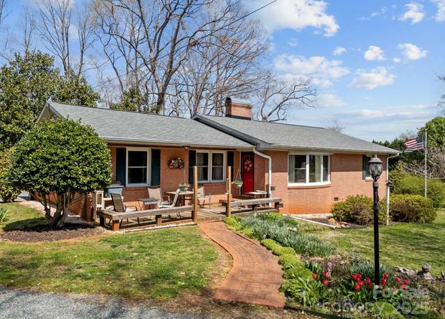 Property at 127 Robin Hood Dr, Forest City, NC 28043, 3 beds, 2 baths
