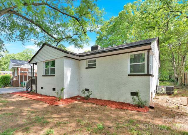 Property at 3300 Bonaire Dr, Charlotte, NC 28208, 3 beds, 1 bath
