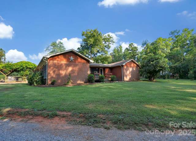 Property at 4107 Cahnnas Way, Waxhaw, NC 28173, 3 beds, 2 baths