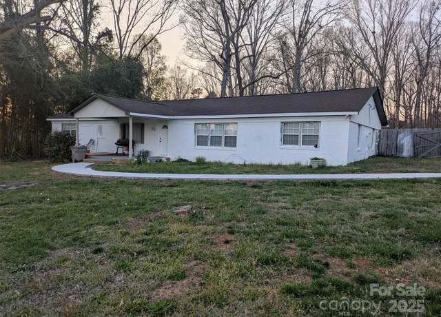Property at 3810 W Franklin Blvd, Gastonia, NC 28052, 2 beds, 3 baths