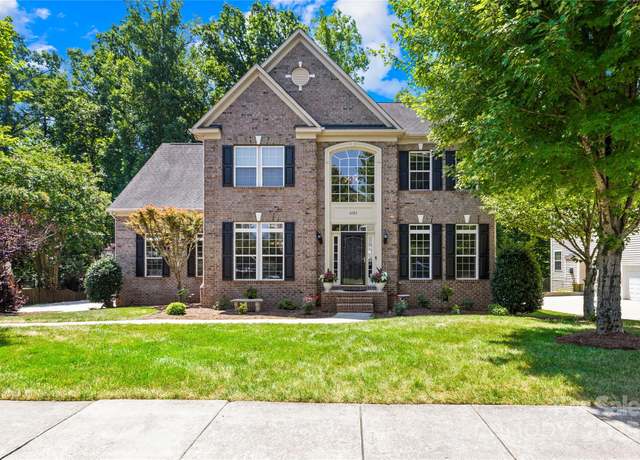 Property at 4103 Amber Leigh Way Dr, Charlotte, NC 28269, 4 beds, 3.5 baths