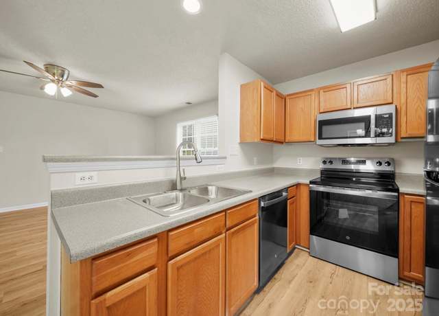 Property at 6420 Sunman Rd, Charlotte, NC 28216, 3 beds, 2 baths