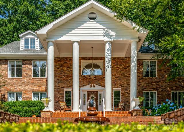 Property at 163 Northern Lights Ln, Hendersonville, NC 28739, 5 beds, 6.5 baths