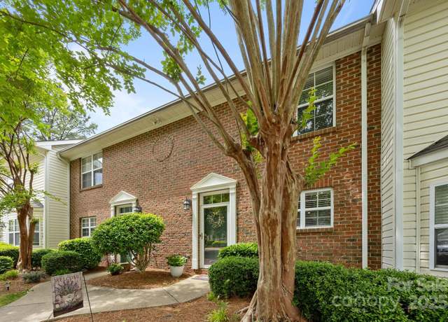 Property at 3736 Melrose Cottage Dr, Matthews, NC 28105, 2 beds, 2.5 baths