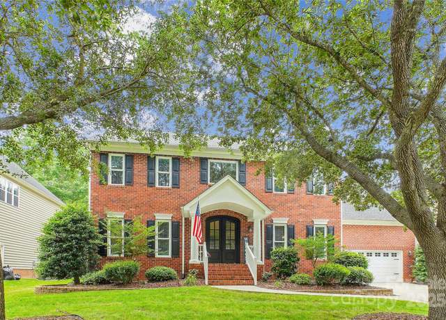 Property at 8612 Tintinhull Ln, Waxhaw, NC 28173, 5 beds, 3 baths