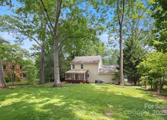 Property at 15 Graceland Pl, Arden, NC 28704, 3 beds, 2.5 baths