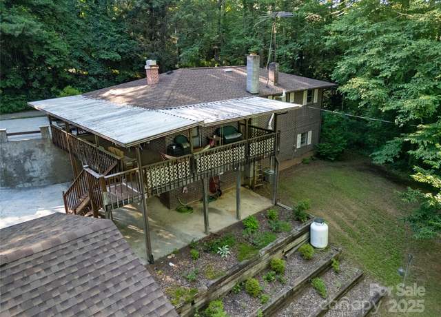 Property at 176 Lake Sega Rd, Brevard, NC 28712, 2 beds, 2 baths